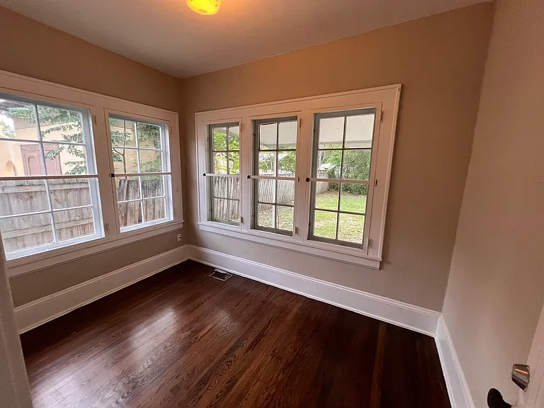 220 Leon Ave — Photo 19
