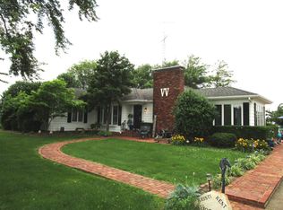 172 County Road 1825 N, Enfield, IL 62835