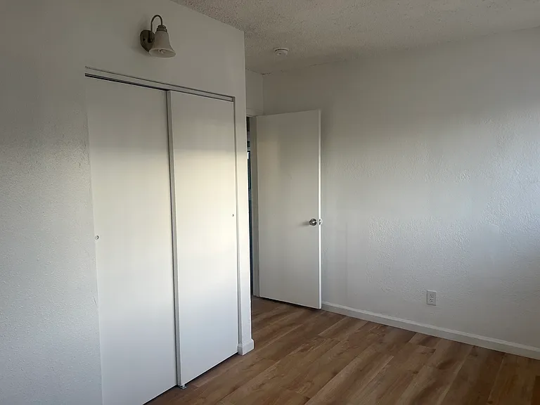 10010 Anzac Ave #2 — Photo 6