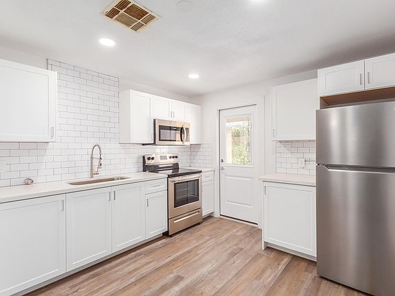 2nd image of 510 N Horne APT 17