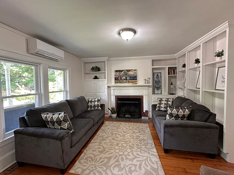 18 Lary Ln — Photo 3