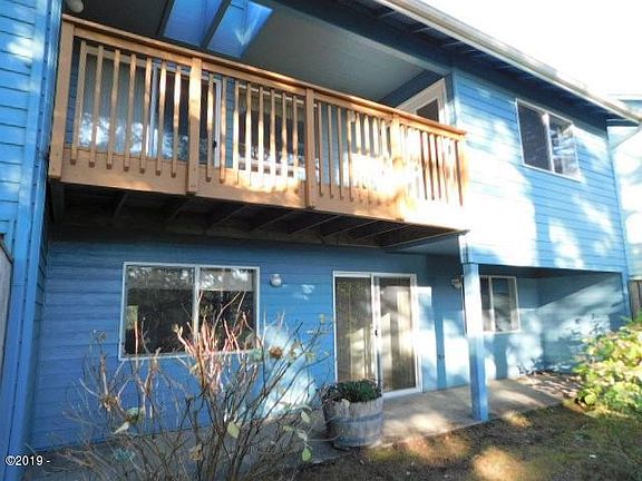 3rd image of 96 NW 33rd Pl Unit E