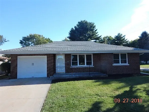 145 W 2nd St, Coal City, IL 60416