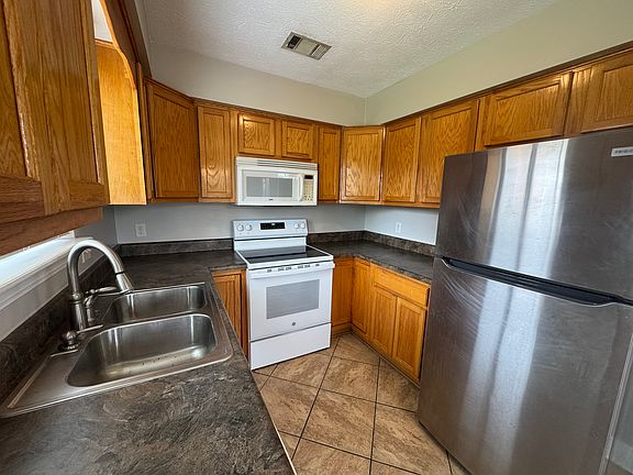 5th image of 116 Christie Ln