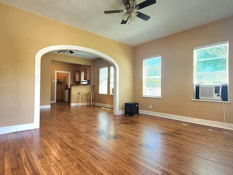 801 W Hollywood Ave — Photo 12