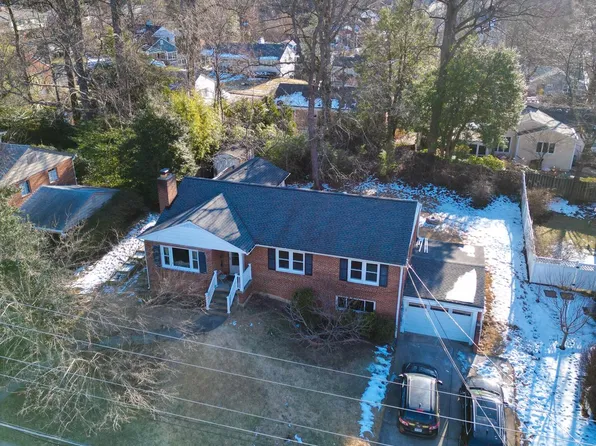 3161 Patrick Henry Dr, Falls Church, VA 22044