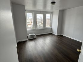 108 N 57th St, Philadelphia, PA