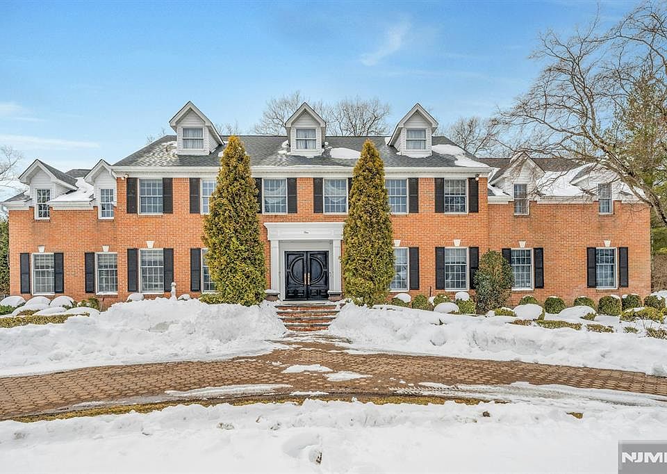 1st image of 1 Seton Ln