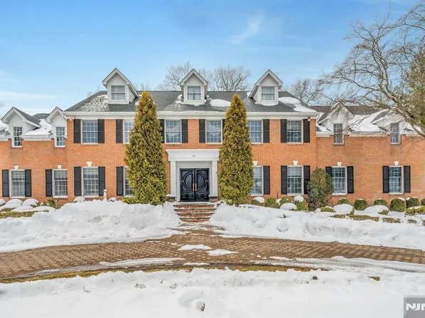 1 Seton Ln, Mahwah, NJ 07430