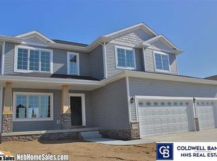6220 Thompson Creek Model Blvd, Lincoln, NE 68516