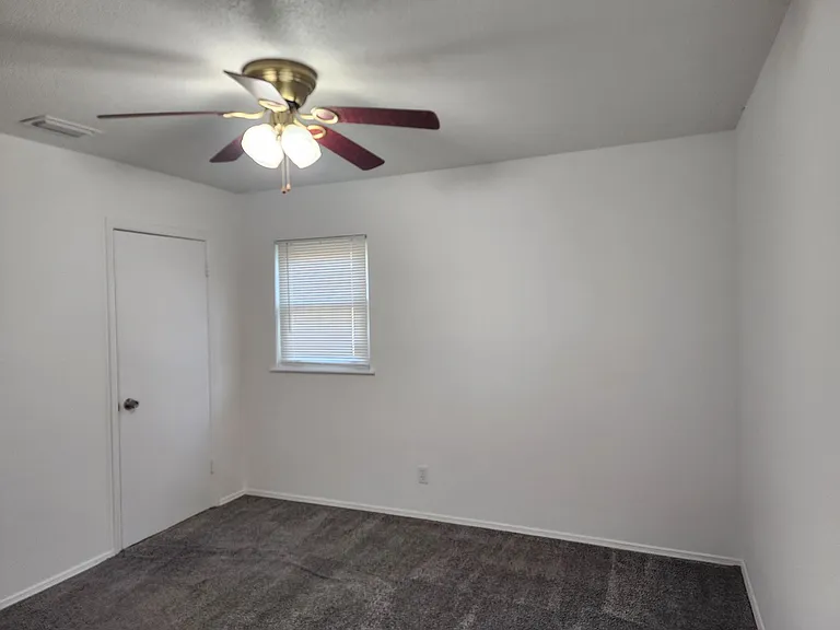 1804 Arthur Ave — Photo 16