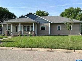 346 G St, Hampton, NE 68843