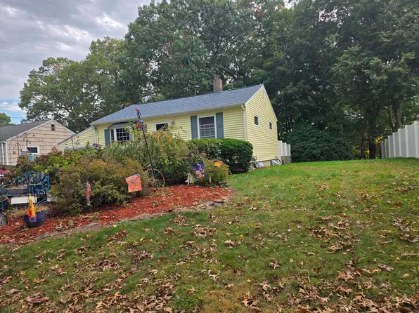 254 Potters Ave, Warwick, RI 02886