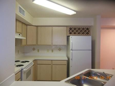 4th image of 820 Camargo Way Unit 206