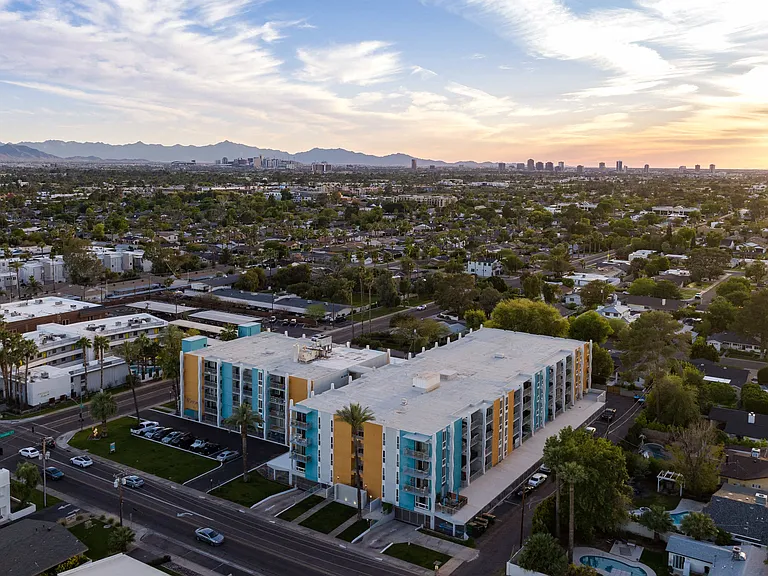 The Cascades Apartments — Photo 16