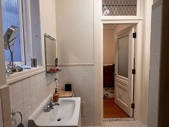 5th image of 1713 Spruce St #1F