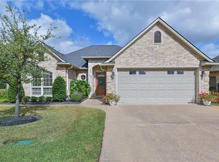 3806 Park Village Ct, Bryan, TX 77802