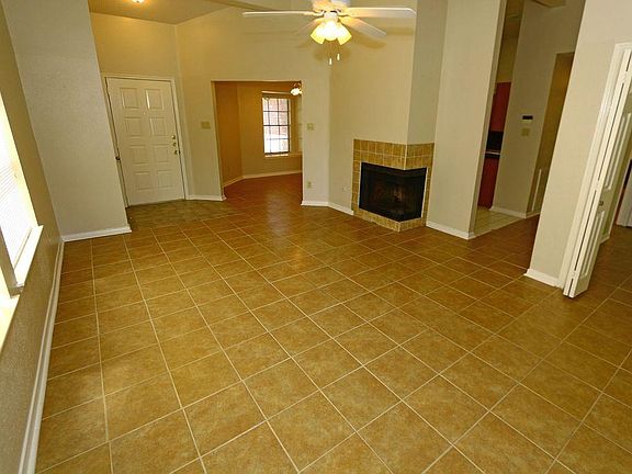 5th image of 1414 Plumwood Dr