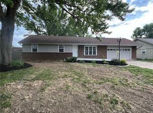 200 E Jefferson St, Buckner, MO 64016