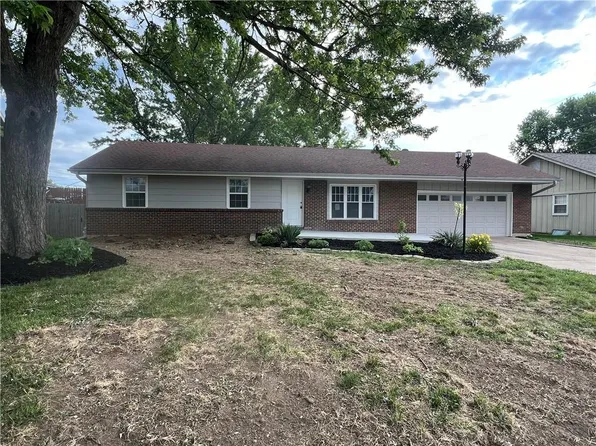 200 E Jefferson St, Buckner, MO 64016