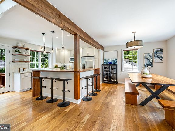 4th image of 6456 Maplewood Dr