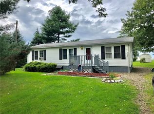 5680 Parkview Ln, Fredonia, NY 14063