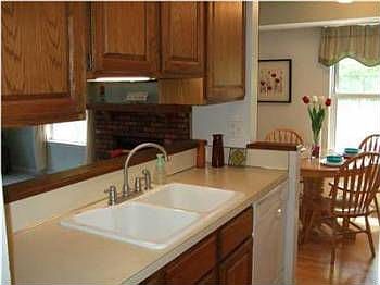 4th image of 3579 Whispering Brook Ct SE
