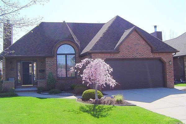 1st image of 67 Bradfield Dr