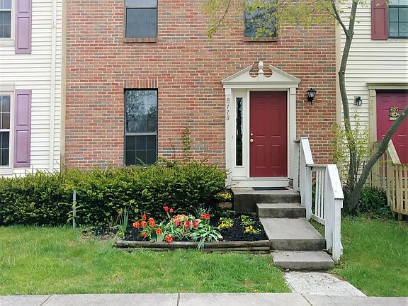 3rd image of 778 Crofton Cir