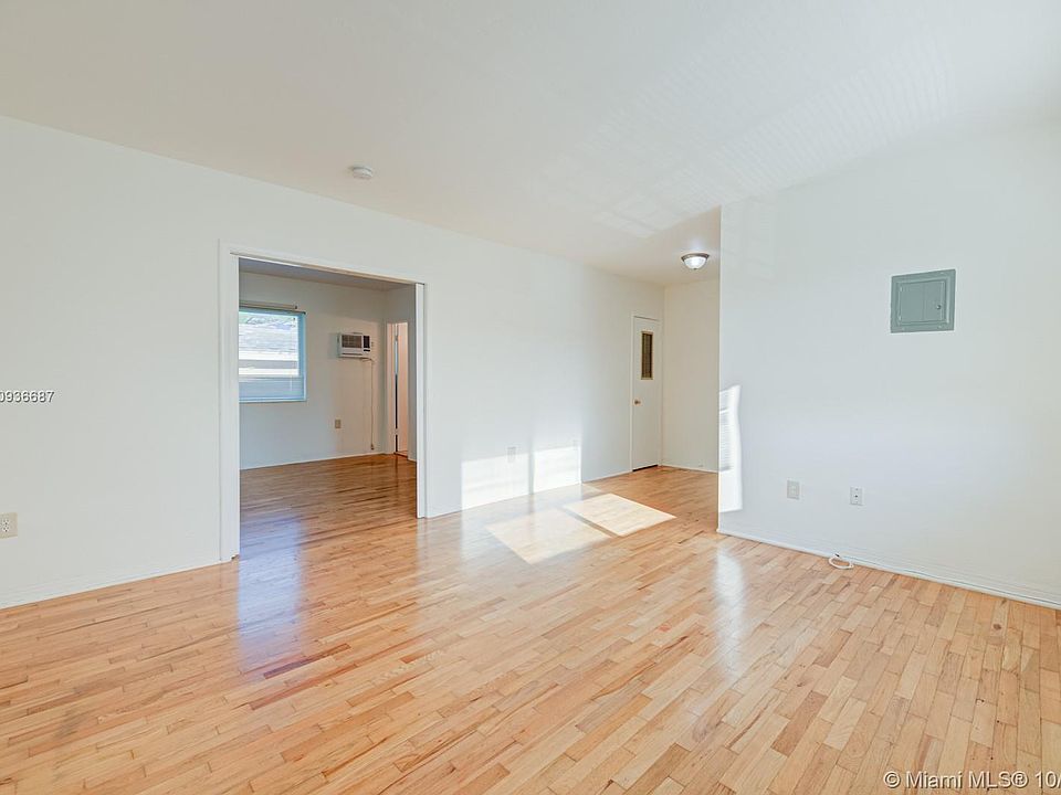 1st image of 212 Phoenetia Ave #8