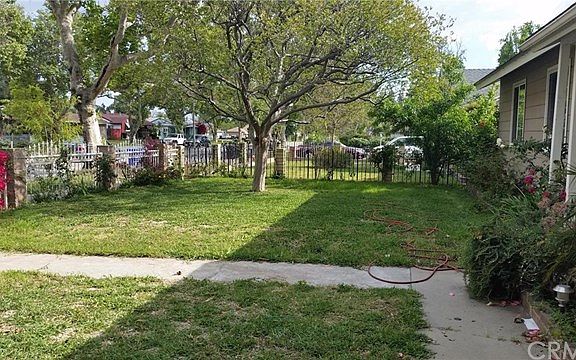 3rd image of 1595 N Towne Ave