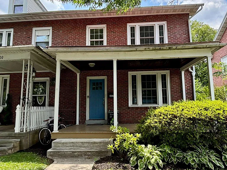 402 Pine St — Photo 2