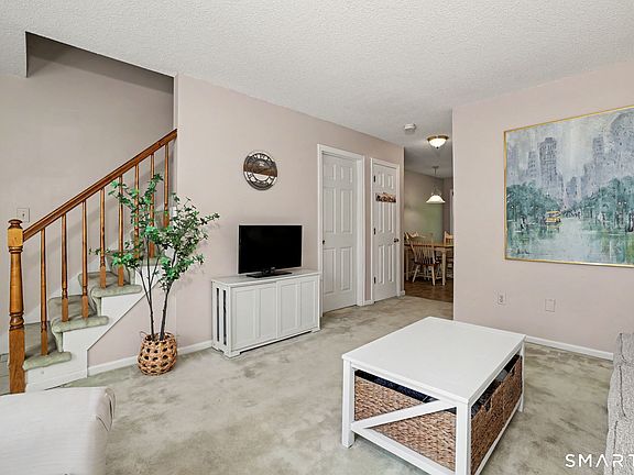 5th image of 210 Brentwood Drive #210