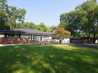 2 Robinwing Ln, Hazelwood, MO
