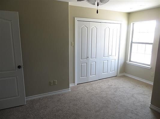 4th image of 602 Basswood Dr #906