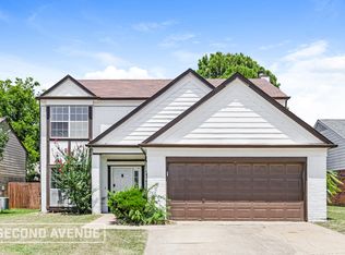 2712 Creekwood Ln, Fort Worth, TX 76123