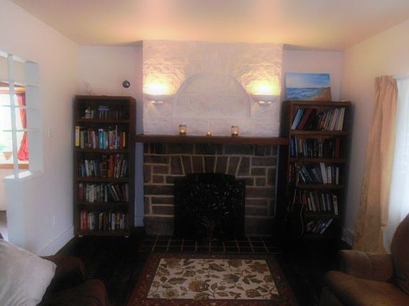 Gorgeous (easily convertible) Decorative Fireplace