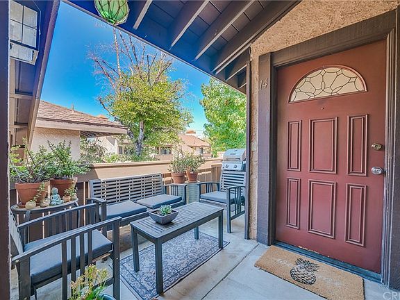 3rd image of 7259 Balboa Blvd Unit 14