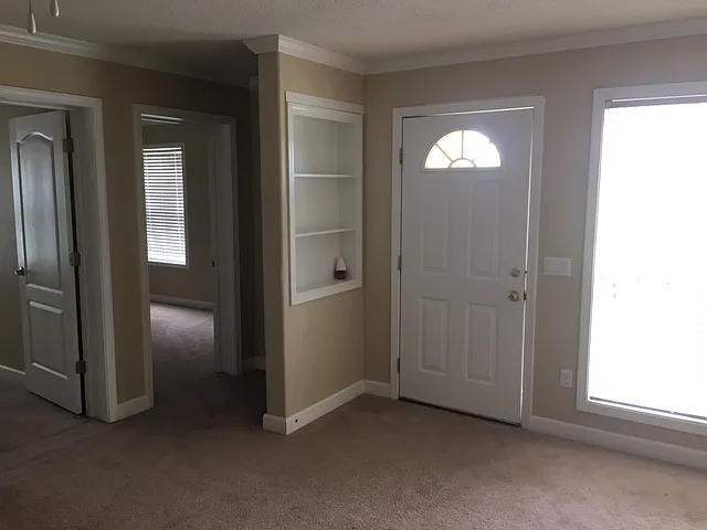 19180 N Clairmonte St — Photo 2