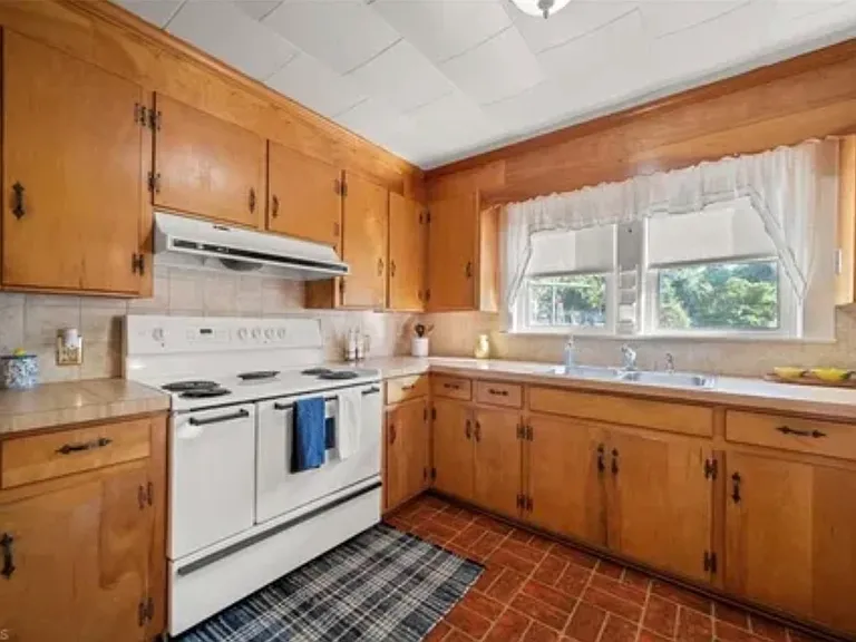 103 Southview Dr — Photo 10