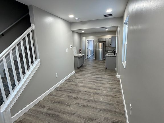 4th image of 404 Sharp St N