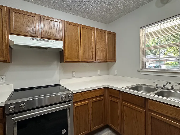 2542 Wilhurt Ave — Photo 20