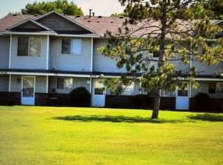8511 S Pond Trl, Champlin, MN 55316