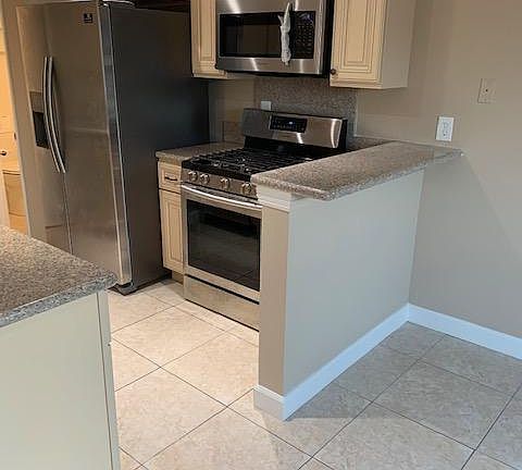 2nd image of 615 Lemar Park Dr APT D