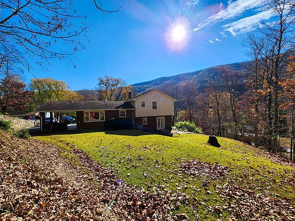 3rd image of 112 Heatherton Dr