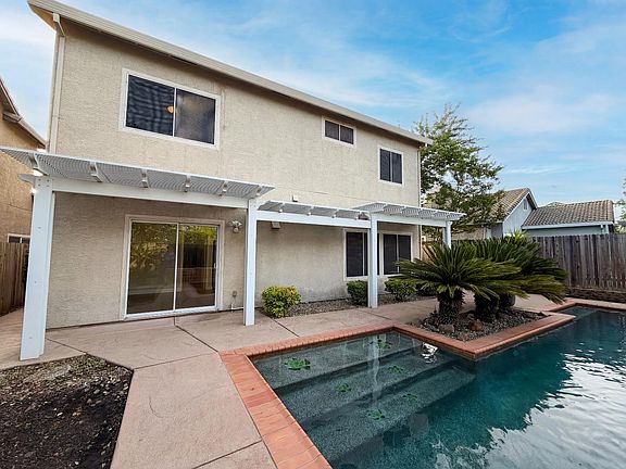 5th image of 224 Pinecrest Ct