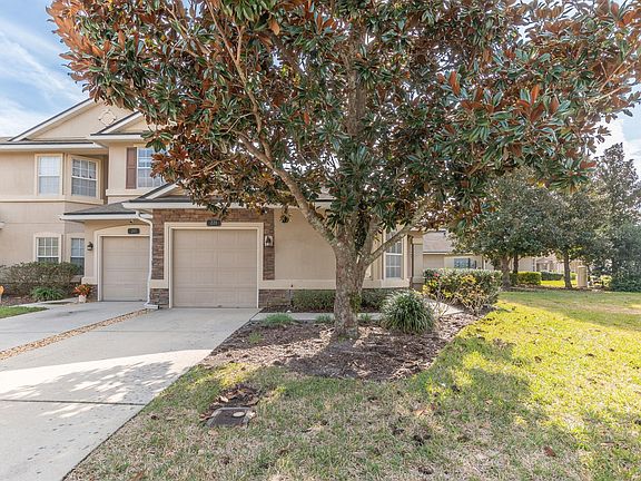 4th image of 221 Wooded Crossing Cir