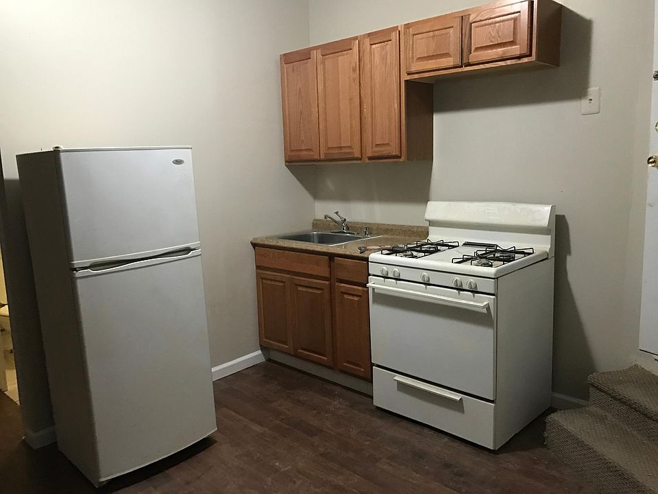 2nd image of 635-637 Morris Park Ave