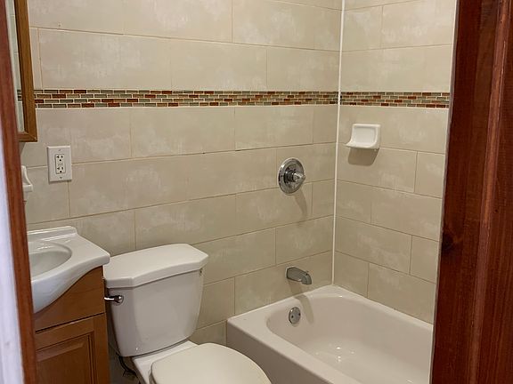 5th image of 18638 139th Ave Floor 2