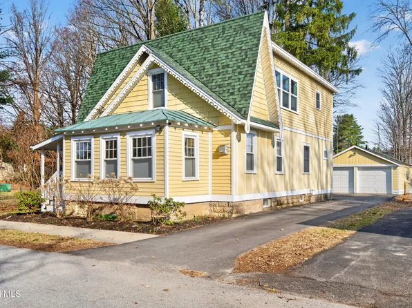 4 Avenue A, Saratoga Springs, NY 12866